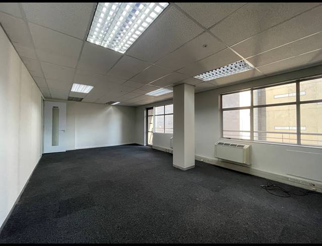 91M² OFFICE TO LET IN SANDTON CENTRAL